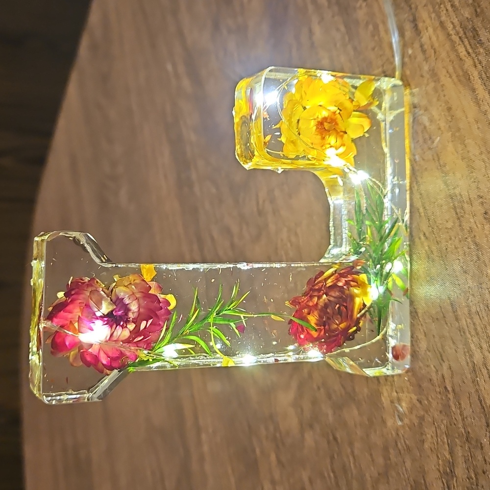 Floral Resin NIB clear Intimal L night light with pressed flowers